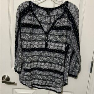 Lucky Brand Black and White Graphic 3/4 Sleeve Blouse